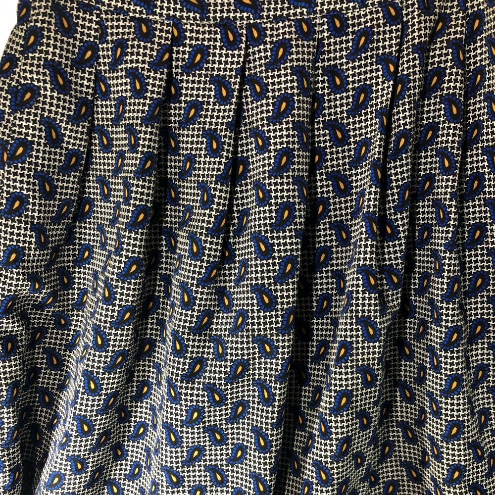 Vintage houndstooth under paisley skirt (pockets!)